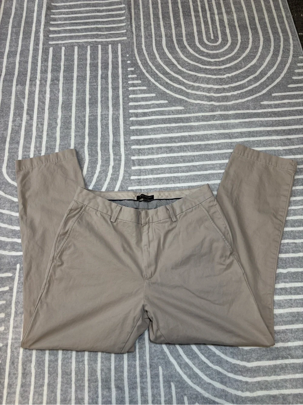 Banana Republic Aiden Chino 33x30 Classic Straight Pants, Beige, Tan, BR W33